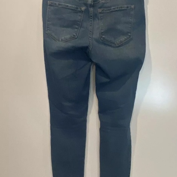 Old Navy Rockstar Super Skinny Denim Jeans Distressed Womens Size 6 (212) - Picture 4 of 6